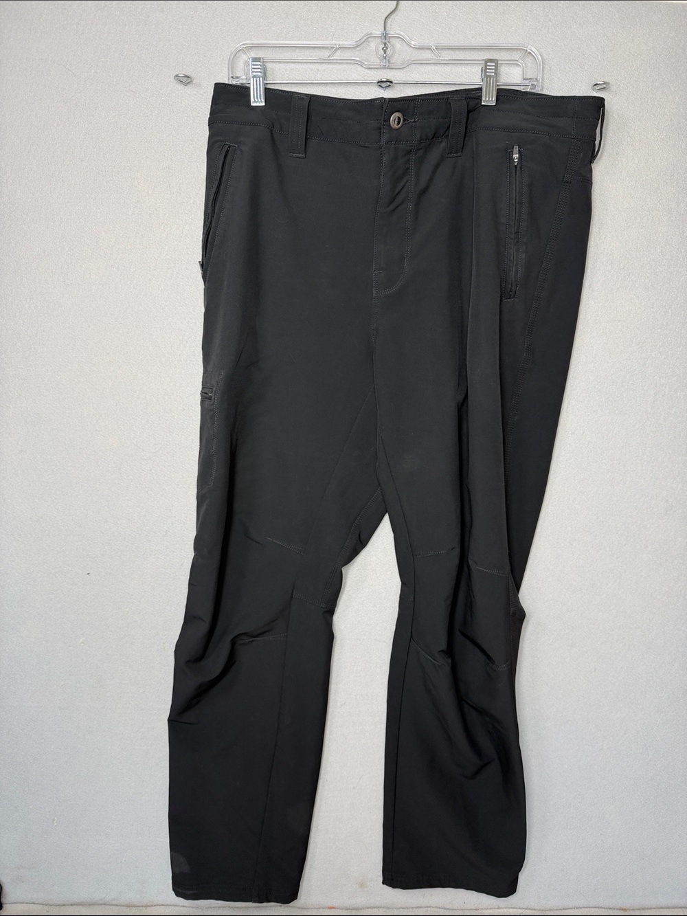 Patagonia Men's Black Tech Cargo Pants with Zippered Thigh Pocket